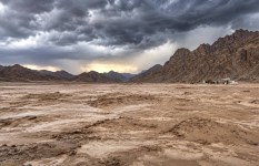 مياه السيول بجنوب سيناء والبحر الأحمر