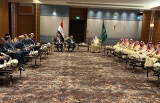 صورة خلال الاجتماع