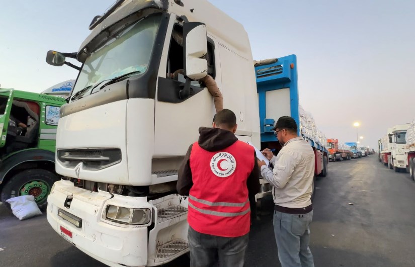 قافلة الهلال الأحمر 