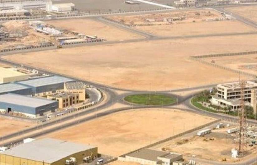 الصناعة تطرح 400 وحدة صناعية 