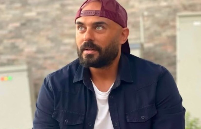أحمد صلاح حسني 