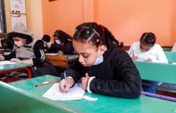 طلاب الصف السادس الابتدائي 