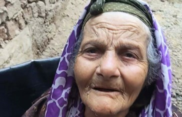 السيدة المسنة ضحية اعتداء ابنتها عليها بالضرب في الشرقية