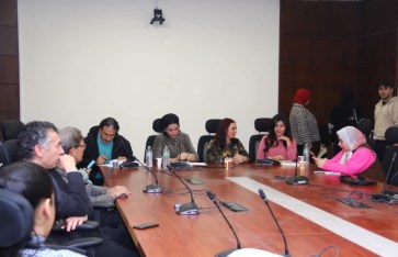 خلال مناقشة الرواية 