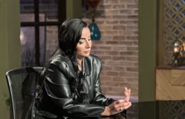 الفنانة جوري بكر