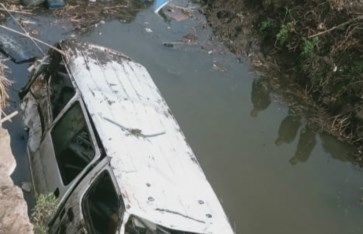 انقلاب سيارة محملة بالأموال بالبحيرة 