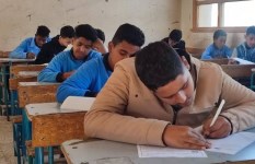 طلاب الشهادة الإعدادية 