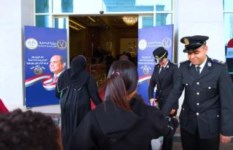 الداخلية تحتفل بأسر النزلاء والمفرج عنهم 