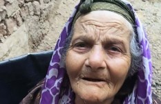 السيدة المسنة ضحية اعتداء ابنتها عليها بالضرب في الشرقية