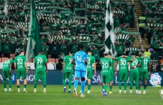 الأهلي السعودي يهزم الشباب 