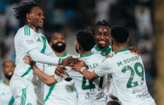 أهلي جدة يهزم الرياض 