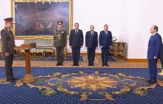 أثناء آداء اليمين الدستورية