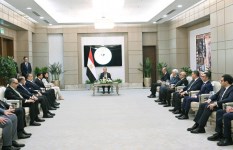 رئيس الوزراء يكرّم الوزراء السابقين