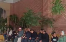 توافد المواطنين على ضريح مبارك