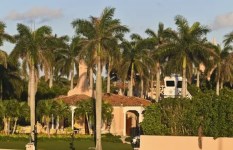 مقتل شخص في محاولة اقتحام مجمع ترامب