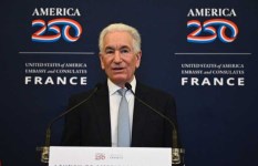 فرنسا تقيد صلاحيات السفير الأميركي لديها