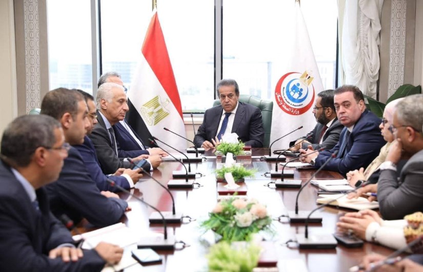 اجتماع وزير الصحة