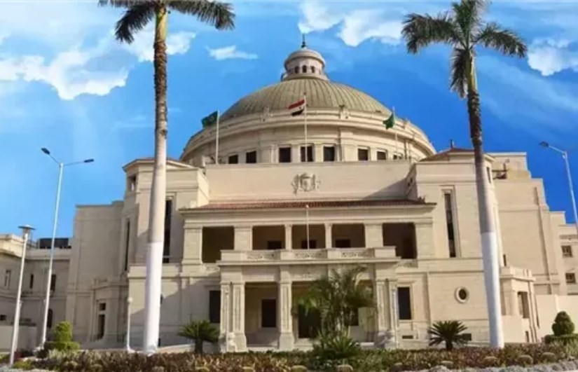 جامعة القاهرة 