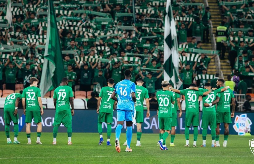 الأهلي السعودي يهزم الشباب 