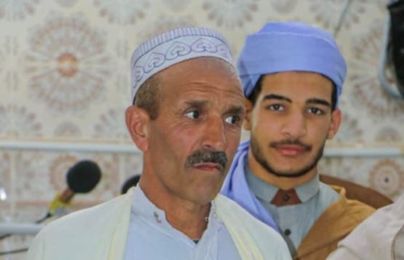 عامل نظافة جزائري 