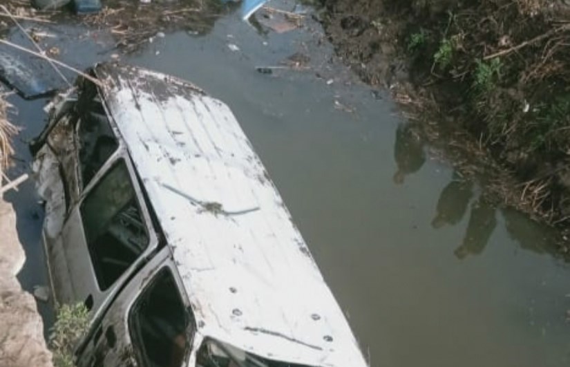 انقلاب سيارة محملة بالأموال بالبحيرة 