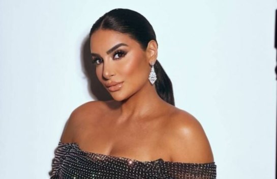 الفنانة جوري بكر