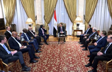 اجتماع رئيس الوزراء مع رئيس محموعة البنك الدولى