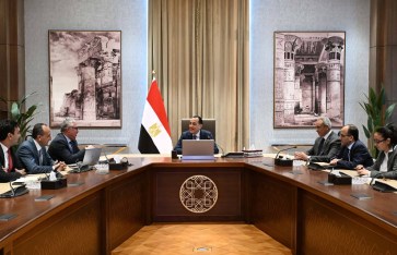 متابعة مشروعات المنطقة الاقتصادية لقناة السويس