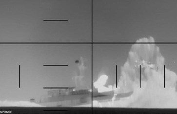 فيديو إغراق سفينة حربية إيرانية في المحيط الهندي