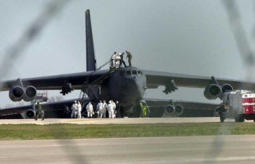 قاذفتان استراتيجيتان 