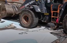 سقوط لوحة إعلانات في المحلة الكبري