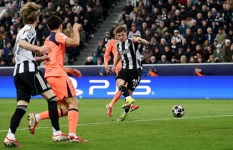 برشلونة و نيوكاسل 