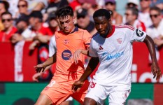 برشلونة وإشبيلية 