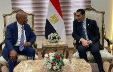 موتسيبي مع وزير الشباب والرياضة المصري 