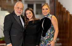 روجينا ومايا وأشرف زكي 