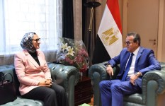 اجتماع وزير الصحة مع محافظ الوادى الجديد