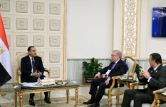 اجتماع رئيس الوزراء مع مسؤولى شيفرون