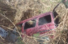 انقلاب سيارة في ترعة بالبحيرة 