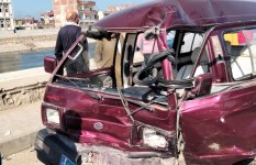 حادث تصادم سيارتين بالبحيرة 