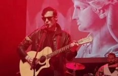 الفنان أمير عيد