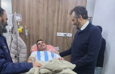 ممدوح عيد يطمئن على محمد حمدي 