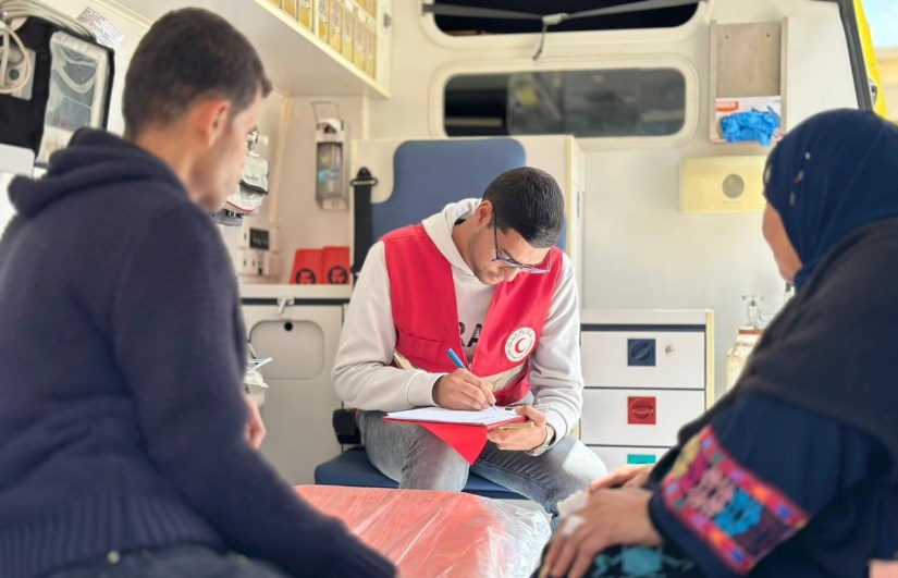 قافلة الهلال الأحمر 