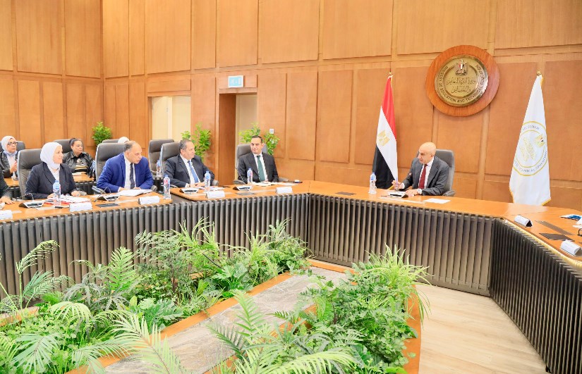 اجتماع داخل وزارة التربية والتعليم 