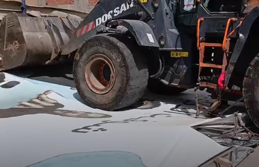 سقوط لوحة إعلانات في المحلة الكبري