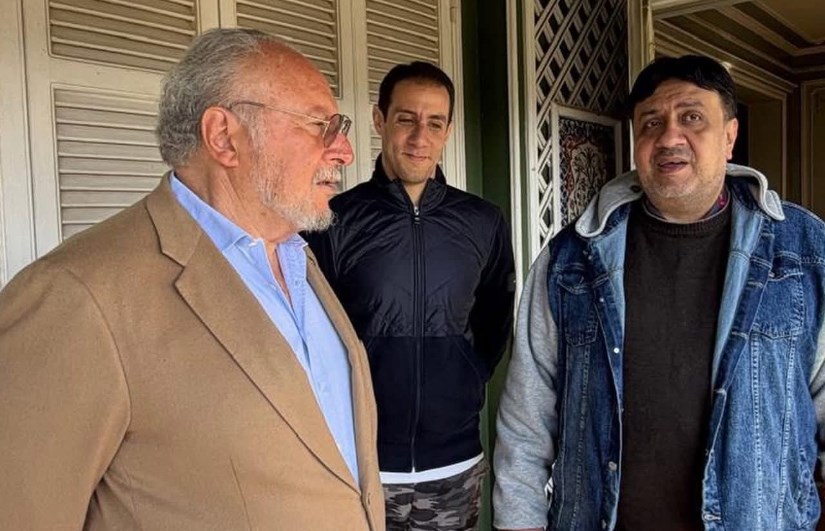 زيارة الملك أحمد فؤاد الثاني  لمنزل عبدالحليم حافظ 