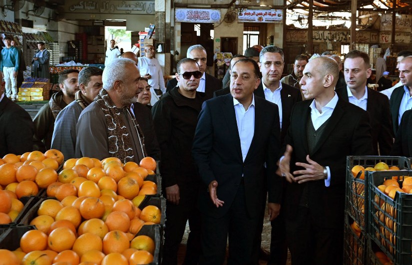 جولة رئيس الوزراء فى سوق العبور