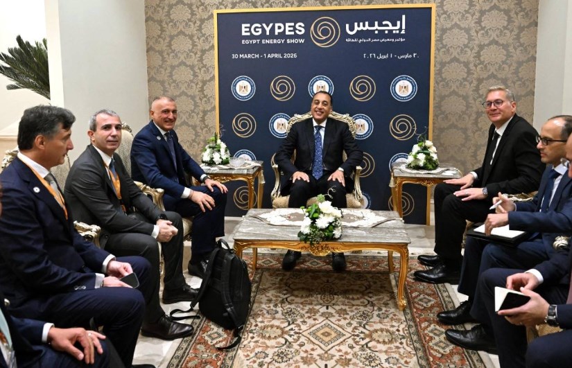 اجتماع رئيس الوزراء مع مسؤولى شركة إينى