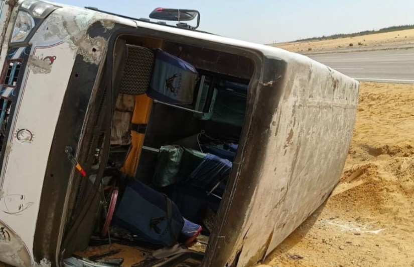 انقلاب أتوبيس بطريق محور الضبعة 