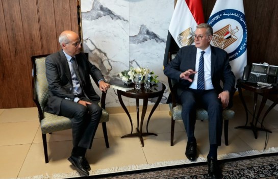 وزير البترول ومدير شركة توتال إنرجيز 