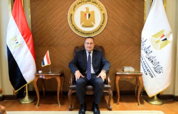 د. عبد العزيز قنصوة وزير التعليم العالي